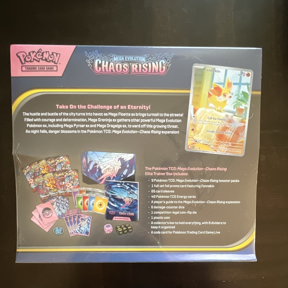 Dos de l'ETB classique Chaos Rising indiquant neuf boosters et une promo Fennekin