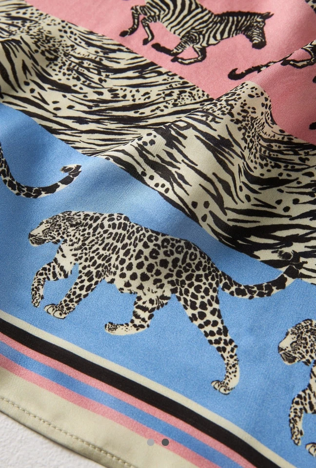 Anthropologie Bl-nk Animal Icono Estampado Bufanda 20 “x 20” / Bandana para el Pelo Foto 2 de 4