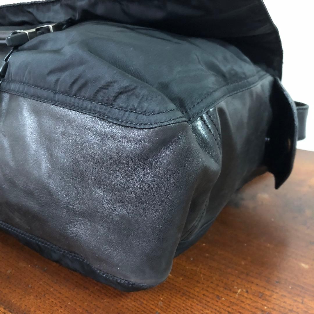 90s PRADA Leather Nylon Shoulder Bag thumbnail 12