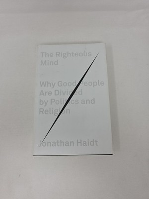 The Righteous Mind: Why Good People Are - Hardcover, by Haidt Jonathan - Good b