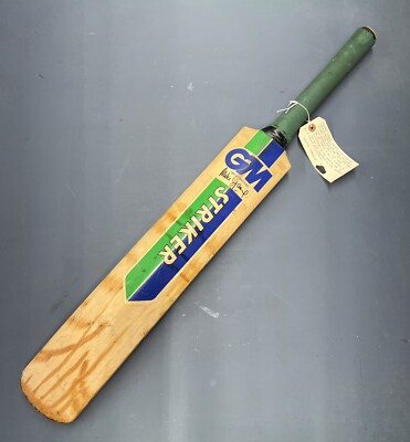 Mike Gatting England Cricket Legend Hand Signed Bat Gunn & Moore Striker 34 