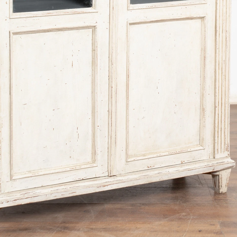 Librería blanca estilo gustavo sueco de finales del siglo XIX Foto 3 de 4