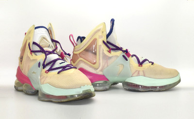 C0 Auth NIKE LeBron XIX 19 Valentine Heart Basketball Shoes DH8459-900 Size 9.5
