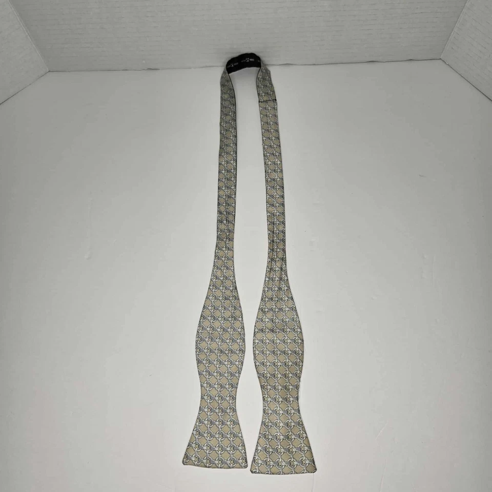 Auténtica pajarita Hermès Paris - Hecha en Francia - 100% seda - Patrón geométrico Foto 2 de 4