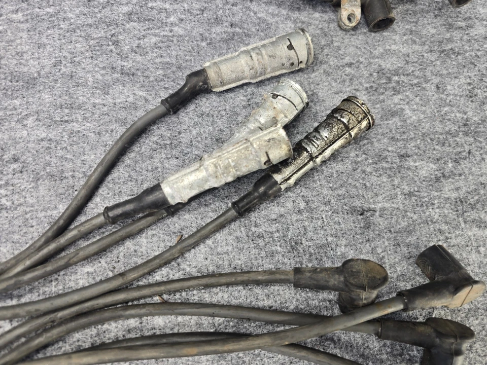 Engine Ignition Distributor Assembly Mercedes R107 560slc 450sl 560sl oem - Image 4 of 4