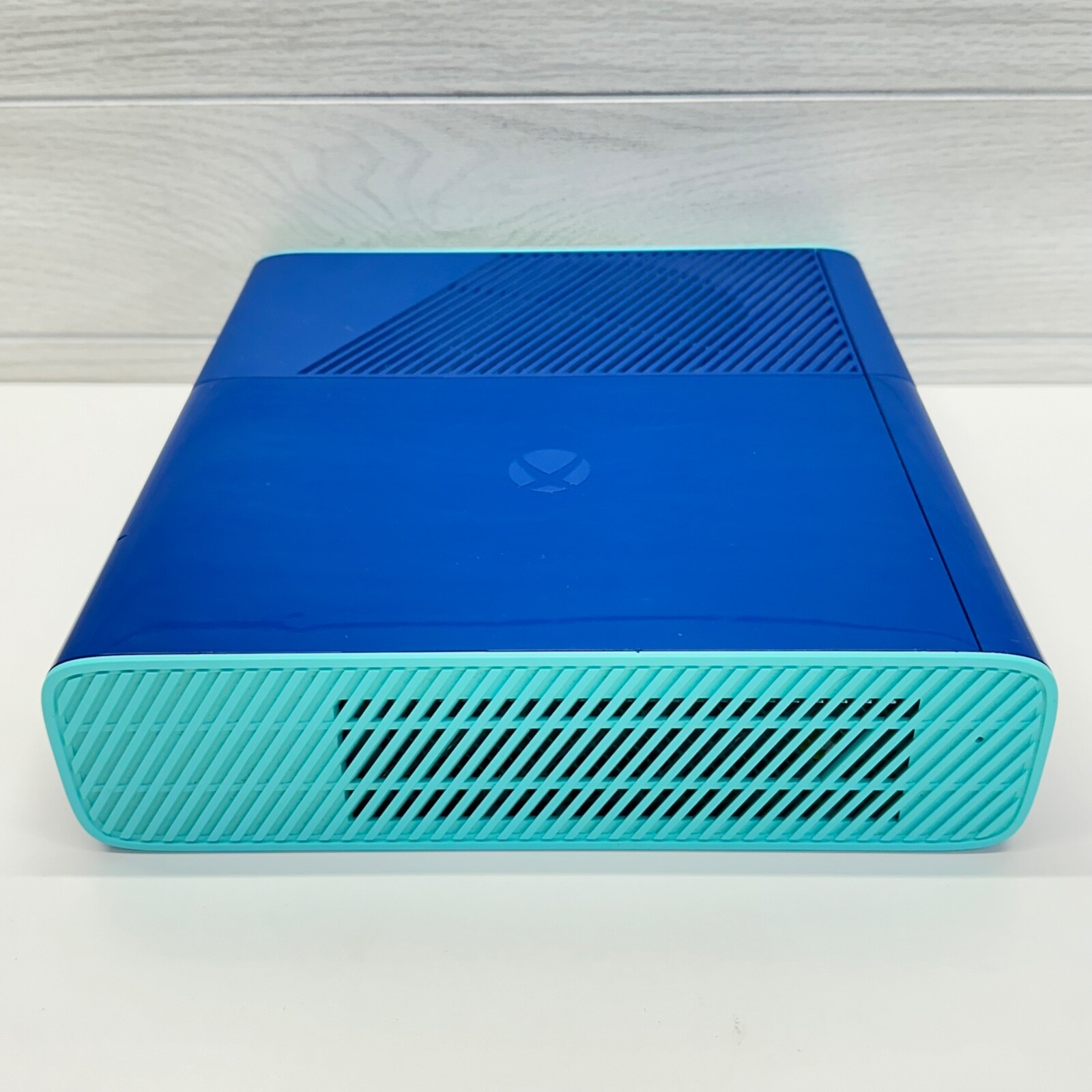 Xbox 360 E Special Edition Blue Bundle 500GB Console, Controller, Cords