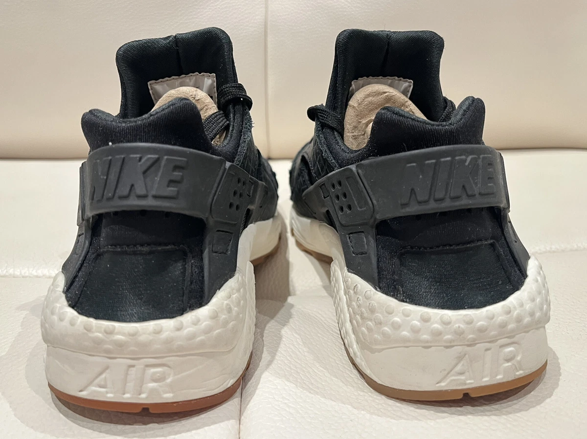 Nike huarache hotsell snakeskin black