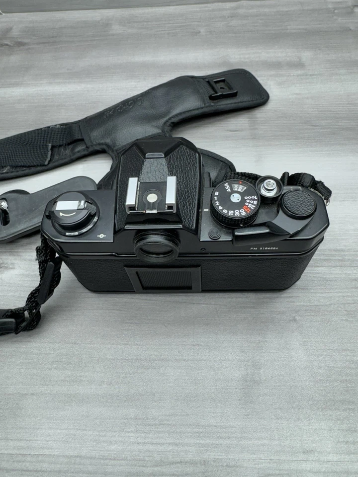 NIKON FM SILVER 35mm SLR FILM CAMERA BODY ONLY - Image 4 of 4