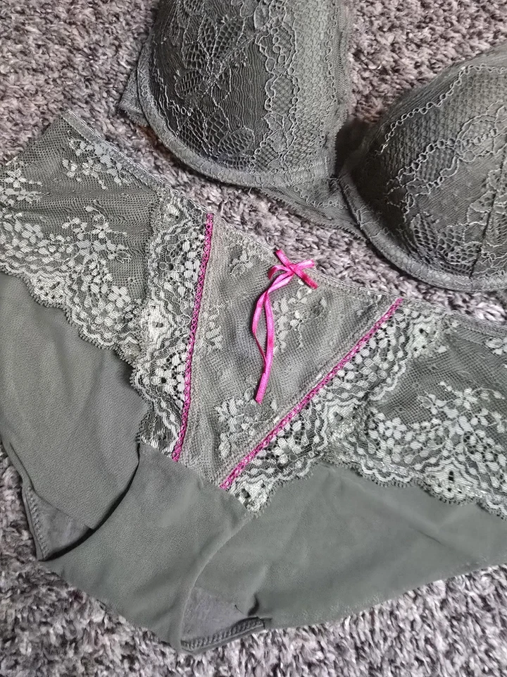 Conjunto de bragas HEIDI KLUM Lencería Amorie CONTOUR BALCONETTE BRA AZUL UK 32E Foto 2 de 4