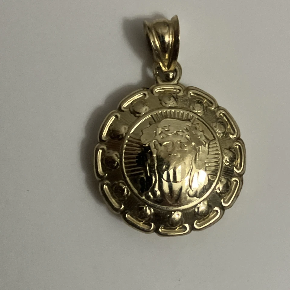 GoLD Jesus virgin Mary Guadalupe Yellow pendant 10K 3D 1” almost 2 grams 10k - Image 2 of 4