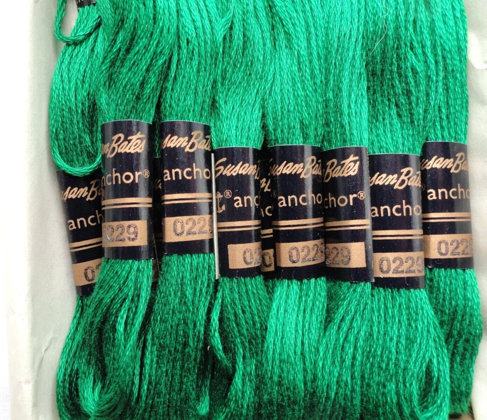 Susan Bates Anchor 6-Strand Embroidery Floss Green Lot of 15 Skeins Color 0229 - Image 3 of 4