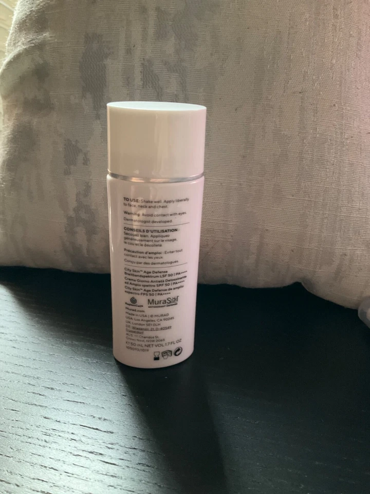 Murad City Skin Age Defense amplio espectro FPS 50 1,7 oz Foto 3 de 4