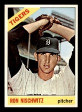 1966 Topps Baseball #38 Ron Nischwitz NM/MT