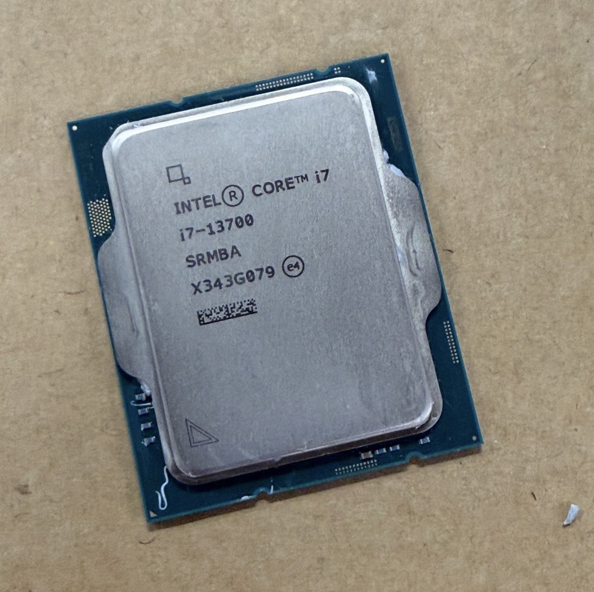 CPU intel i7-13700 CPU i7 13th Gen Intel Core i7-13700 CPU SRMBA up to 5.2GHz LGA1700