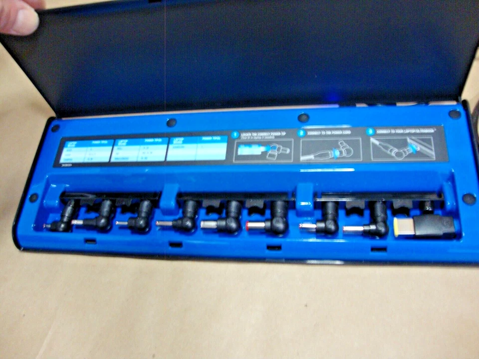 Targus ACP71USZ Universal USB 3 DUAL DVi HDMI Docking Station+ POWER, TIPS, CORD - Image 2 of 4