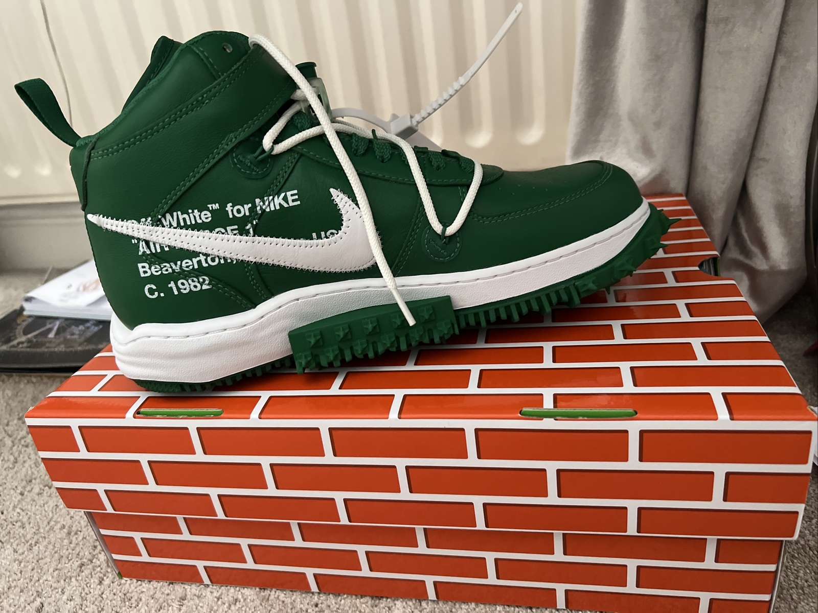 OFF WHITE X NIKE Lotto Nike Air Force 1 Mid x Off White Verde pino UK 10 ORDINE A MANO