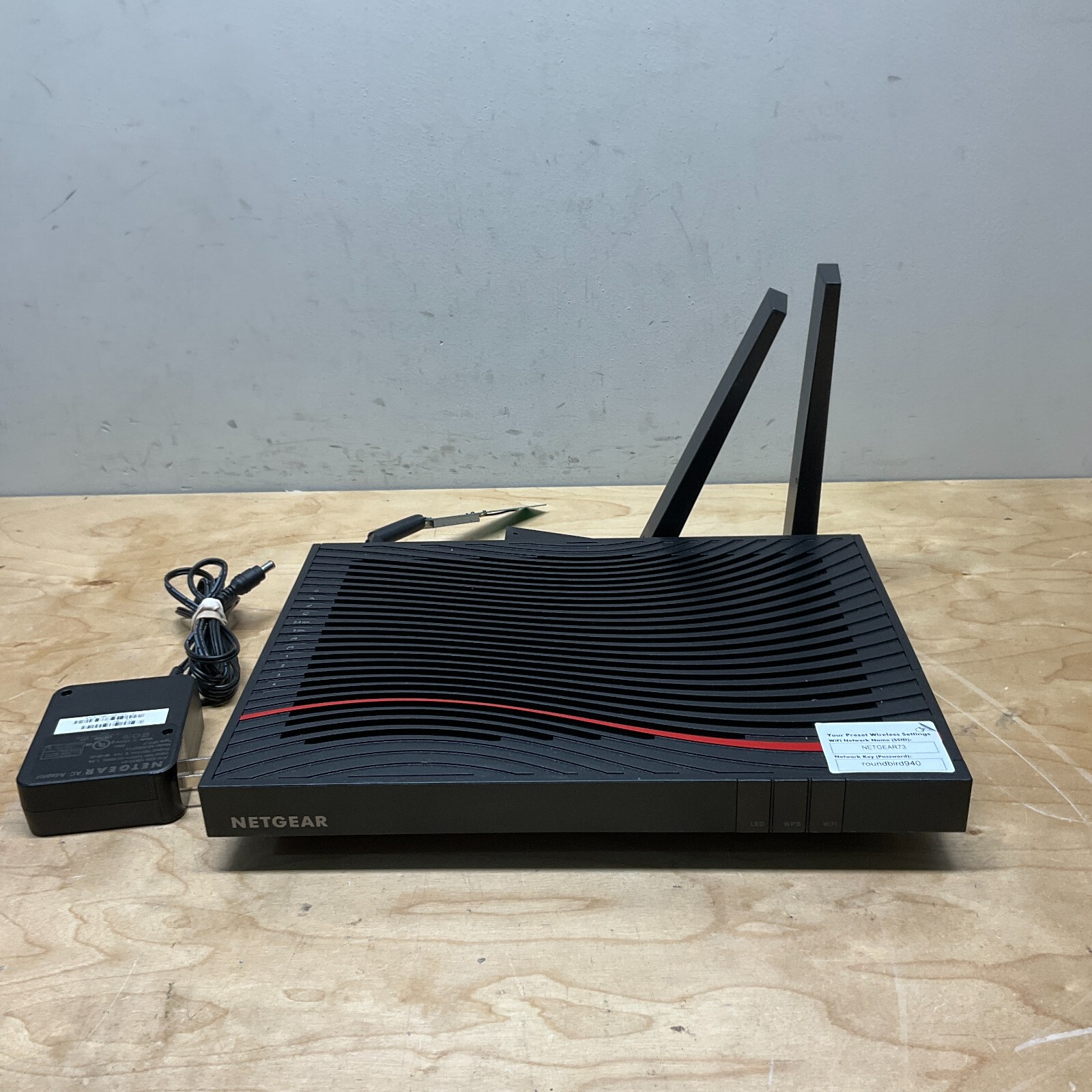 Netgear C7800 Nighthawk AC3200 WiFi Cable Modem Router READ