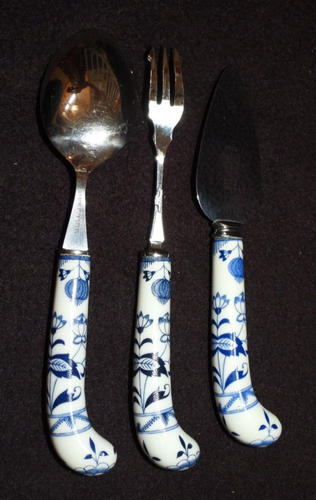 Vintage Blue Onion Danube Porcelain Handle Spoon Olive Fork Sheffield Spreader - Picture 2 of 6
