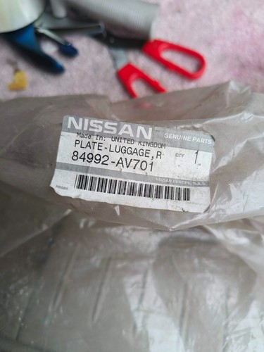 ORIGINALE 84992-AV701 84992M RIVESTIMENTO BAGAGLIAIO NISSAN PRIMERA - Imagen 6 de 8