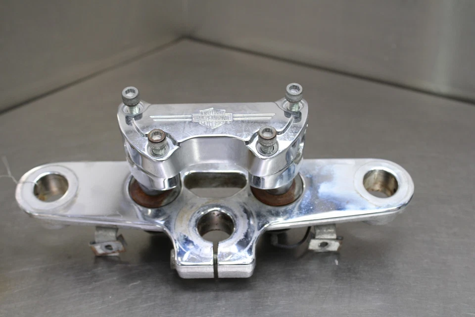 00-06 HARLEY SOFTAIL FAT BOY FLSTF EFI FORKS UPPER TRIPLE TREE CLAMP RISER Foto 2 de 4