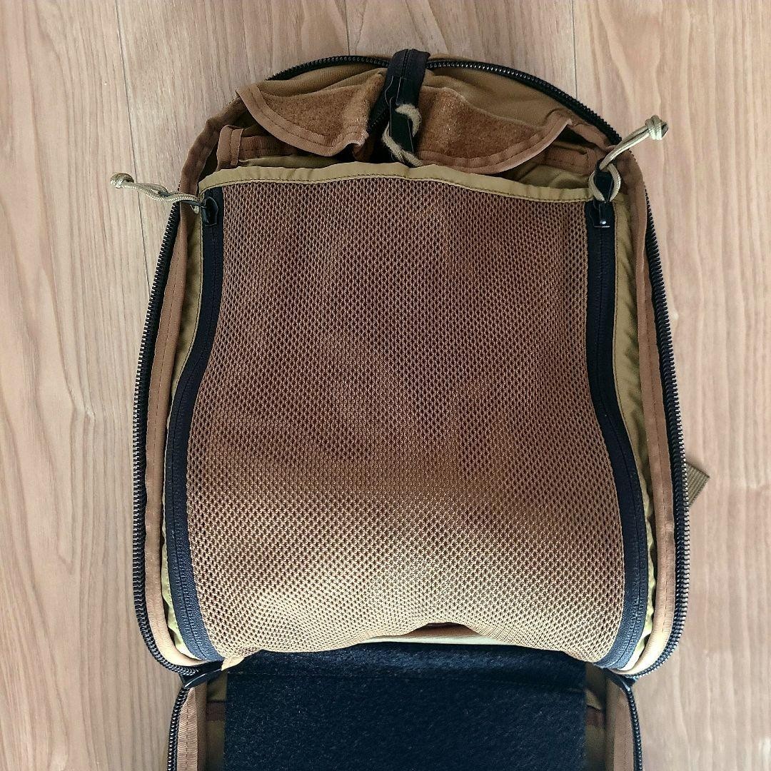 MYSTERY RANCH Java Backpack Beige Front Zip Used - image 6
