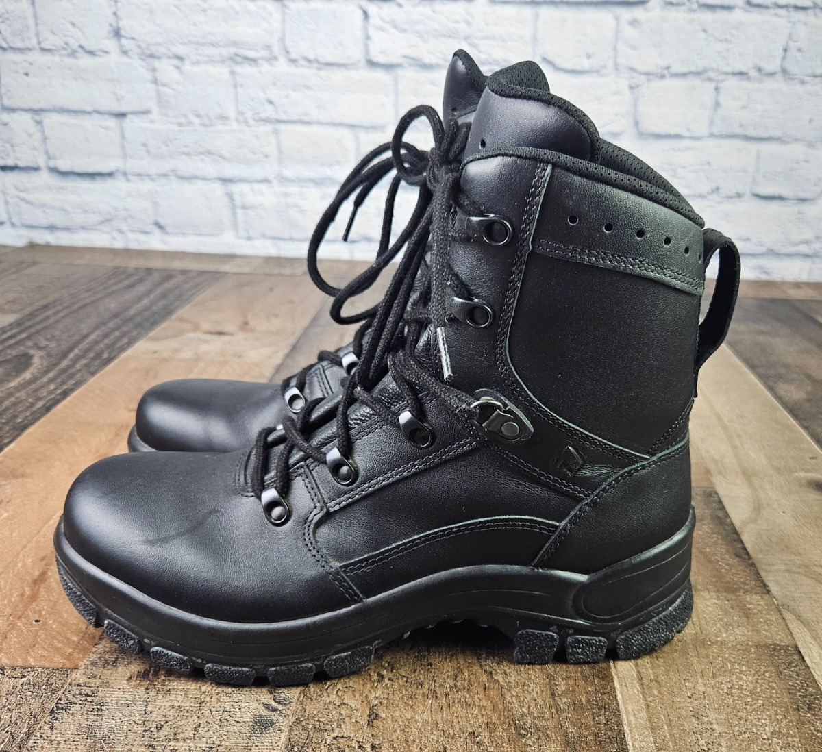HAIX Airpower P7- Firefighter/ Law Enforcement Boots  Size 9 M Airpower P7 Mid Black Leather Insulated Work Boots main image 2