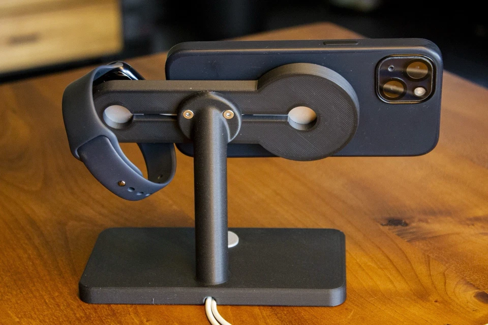 Supporto per caricatore Magsafe e Apple Watch  da scrivania - Immagine 2 di 4