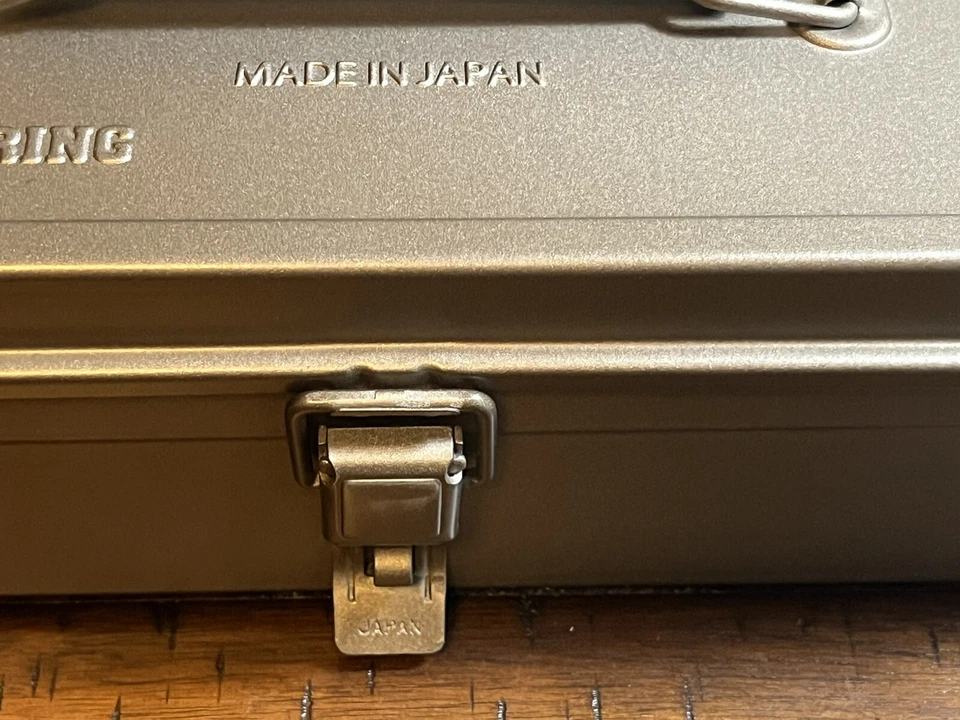 *NUEVO* Megabass 2025 Fukubukuro T-320 caja de aparejos Gunmetal Foto 2 de 4