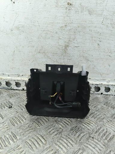 FORD TOURNEO CONNECT MK2  2015-2024 USB SOCKET  - Image 3 of 4