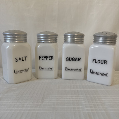 Electrochef Milk Glass Shaker Salt Pepper Sugar Flour Set of 4 Range Size VTG