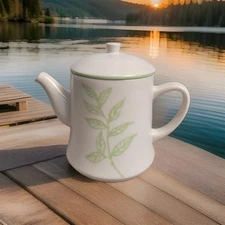 🍃 Starbucks 2005 Tazo Teapot – 48oz Ceramic – White with Green Leaf Lid 🍃