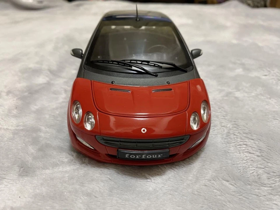 Kyosho Smart Forfour 1/18 Diecast Car Model - Precision Build - No Glass Case - Image 4 of 4