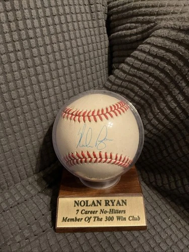 Nolan Ryan Autographed Baseball 7 Career No Hitters Member Of 300 Win Club💎💎💎