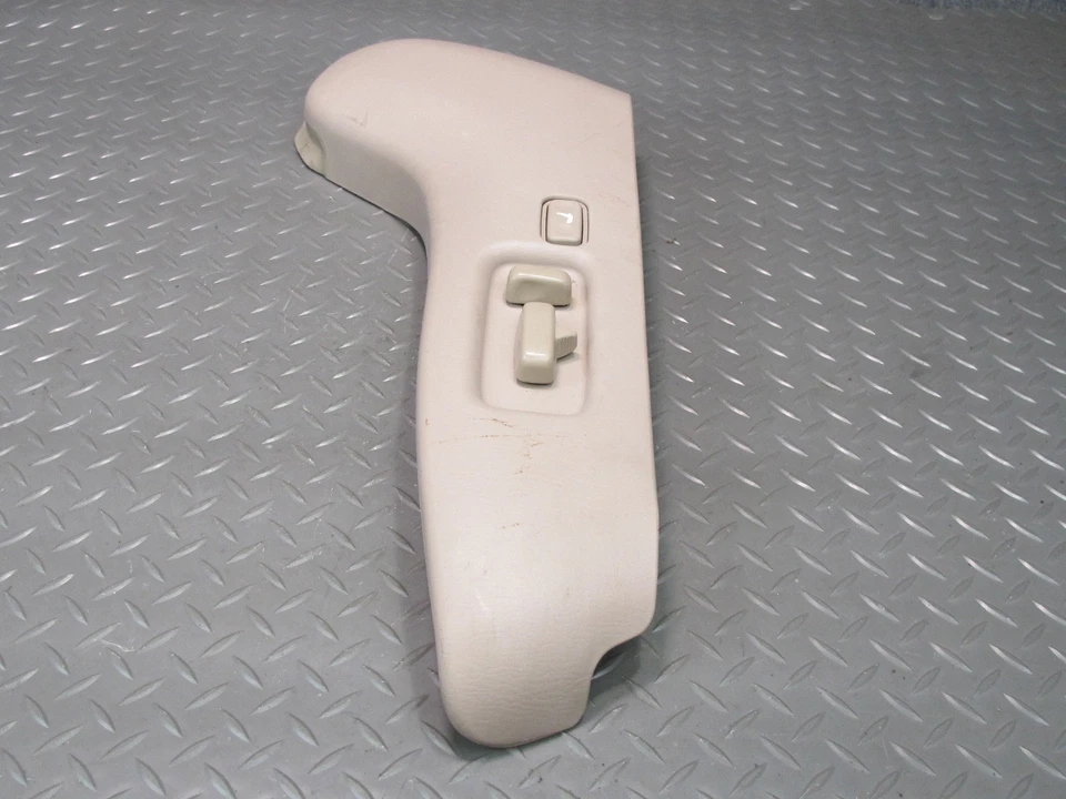 LEXUS J100 LX470 1998-2002 PANEL DE CUBIERTA DE ASIENTO DELANTERO IZQUIERDO CON JUEGO DE INTERRUPTORES Foto 4 de 4