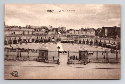 Postcard DIJON, FRANCE - La Place d'Armes