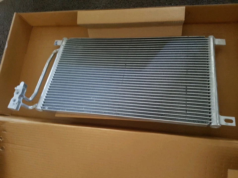 CONDENSADOR AIRE ACONDICIONADO CNX638 Trajes BMW SERIE X3 E83 11/2005 = 8FC351038211 Foto 3 de 4