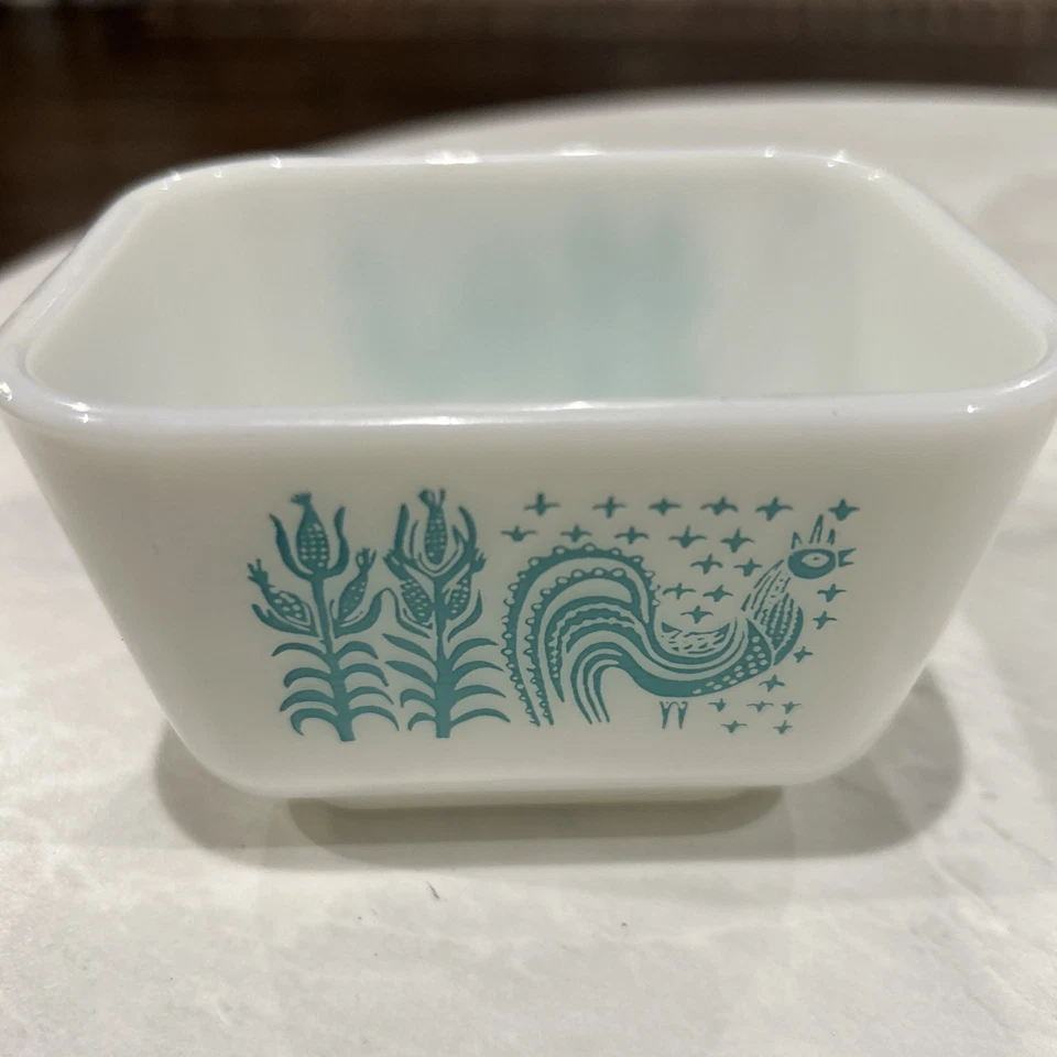 Plato refrigerador de colección Pyrex Amish con estampado de mantequilla #0501 hecho en EE. UU. sin tapa 1 1/2 taza Foto 3 de 3