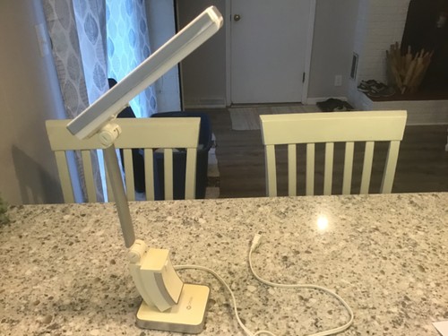OttLite GX7825 Folding HD Crafting Lamp White Adjustable w/Bulbs TESTED WORKING - Picture 3 of 6