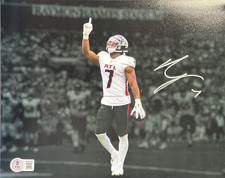 Bijan Robinson Signed 8x10 Football Photo AUTO (Beckett 4W261762)