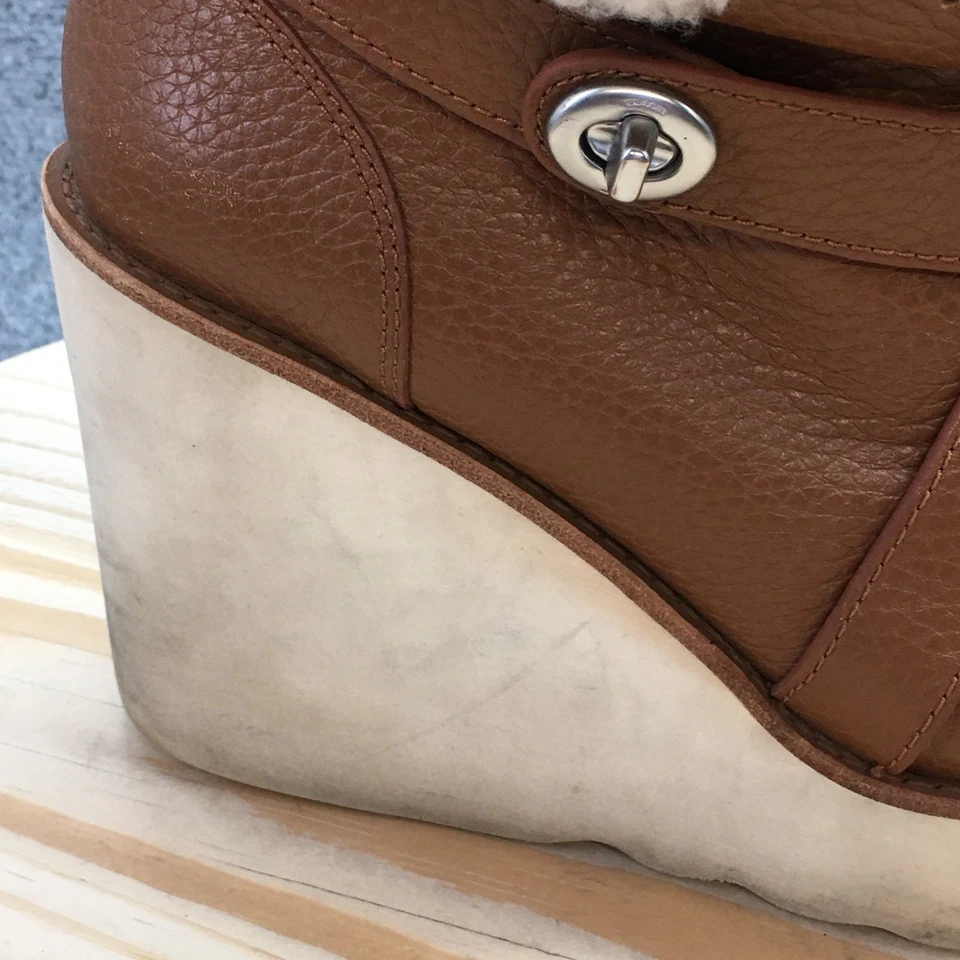 Botas Coach para mujer 8B Kenna piel de oveja marrón cómodas informales punta redonda tacones de cuña Foto 2 de 4