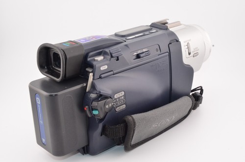 NEAR MINT Sony DCR-TRV17 Digital Handycam Mini DV Camcorder Video Camera JAPAN - Picture 9 of 16