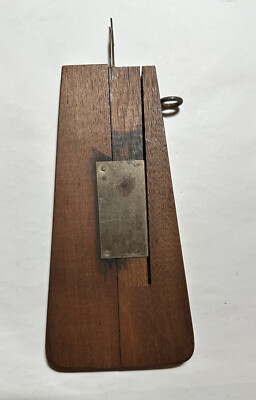 Antique Primitive￼ Wooden Rug Hooking Shuttle Tool w/ Needle 7  LL8