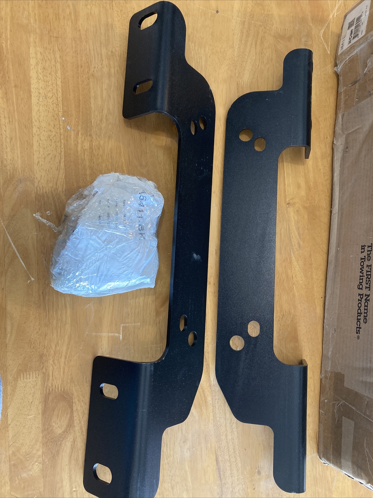 CURT 16411 Custom 5Th Wheel Brackets for 20112018 GM 2500HD/3500 HD eBay