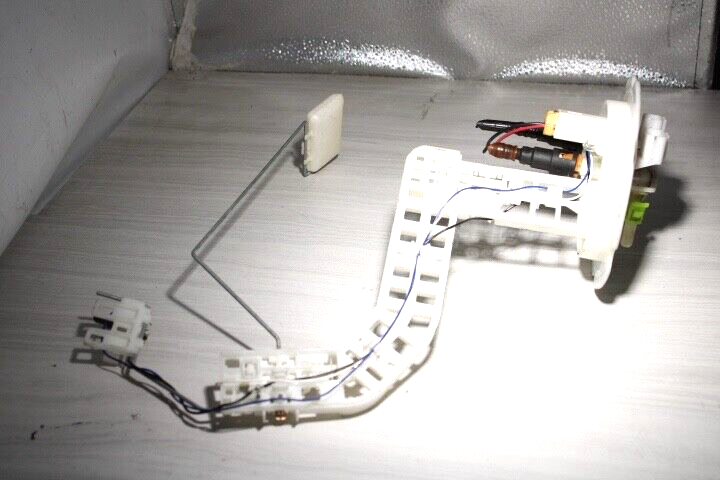 yassan_1004  2000-2004 Nissan Xterra 25060-4S415 Tank Fuel level Sending