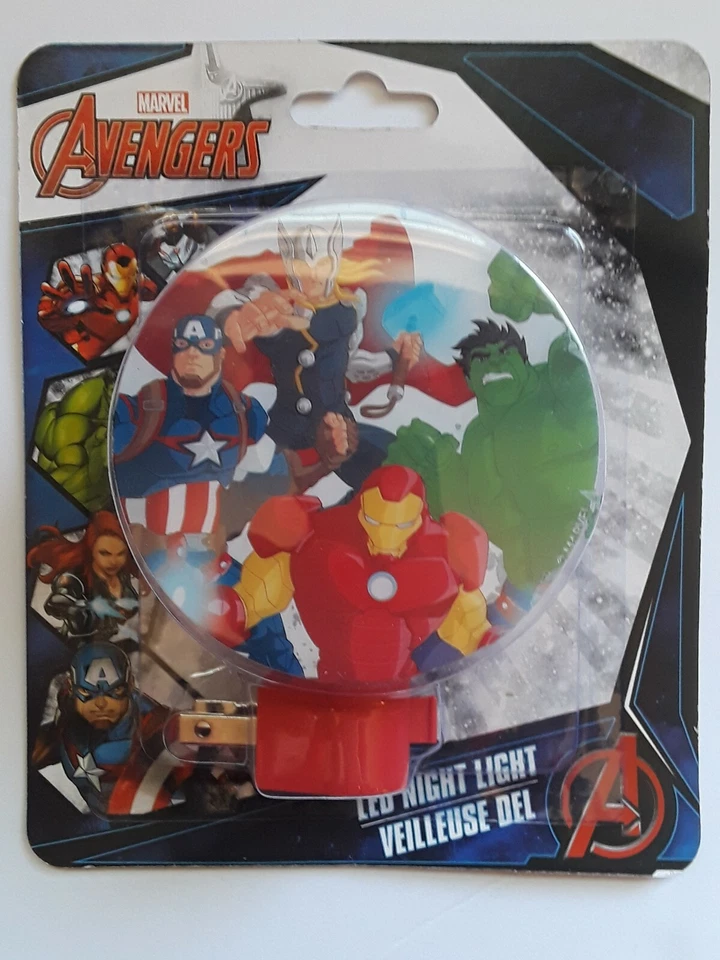 Marvel Avengers 3 Piece Bundle 1 Magic Towel  1 LED Night Light And 1 Glow Wand  - Image 4 of 4