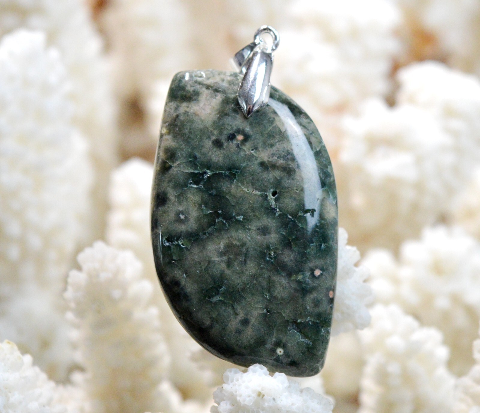Jaspe océan cabochon pierre naturelle Madagascar 66 carats lithothérapie création bijoux FE87