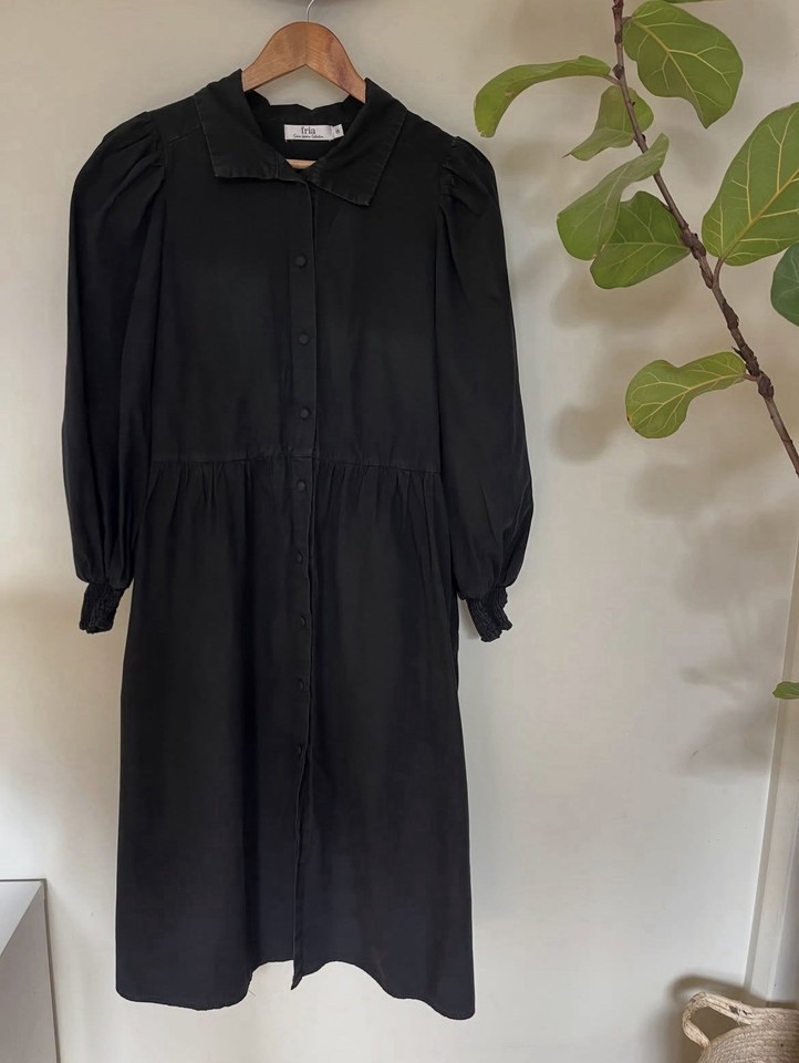 fría ~ Black Button Front Shirt Dress ~ Midi ~ Collared Puff Sleeve ~ Size 10