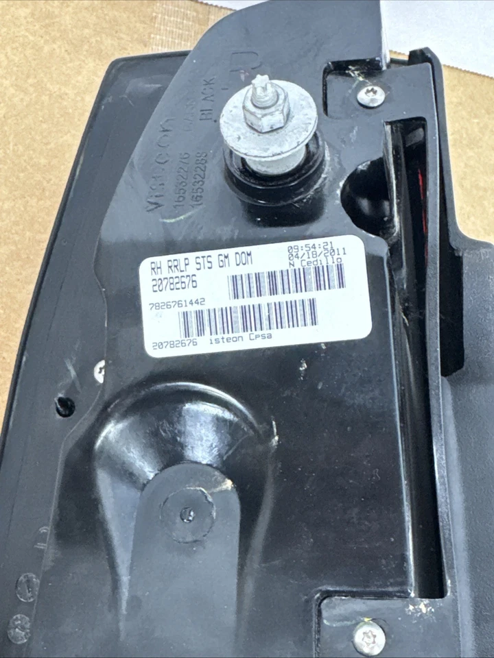 Conjunto de lámpara de luz trasera LED derecha pasajero Cadillac STS 2008-2011 original OEM Foto 3 de 4