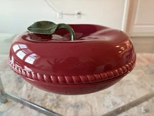 The Main Ingredients Red Apple Pie Keeper 11”