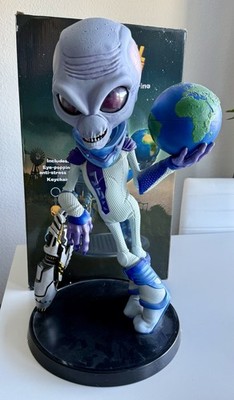 Destroy all Humans Crypto-137 Figur, 60 cm, Inkl. Eye-popping anti-stress toy
